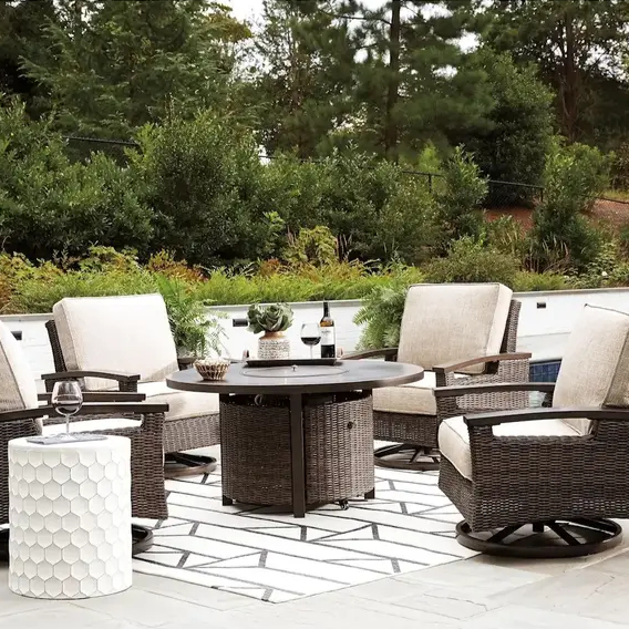 Outdoor Feature 1 1 1